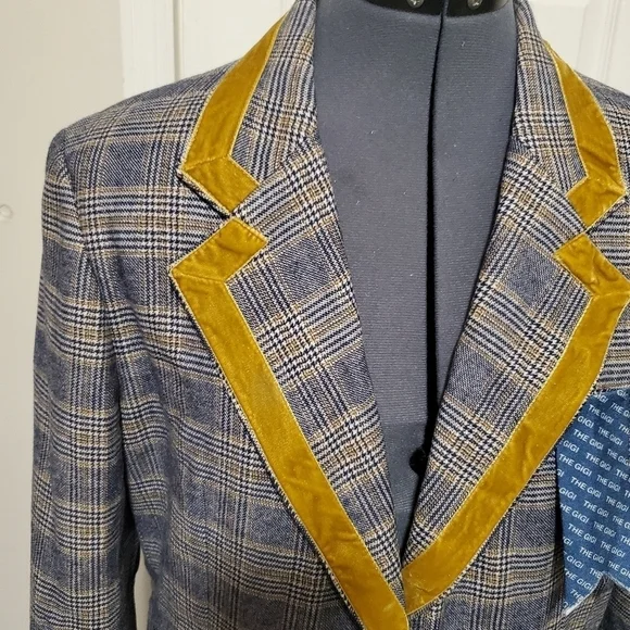 The Gigi Italia Men's Blue Plaid Wool Blazer w/ Mustard Velvet Trimming Size 48 - Picture 6 of 13